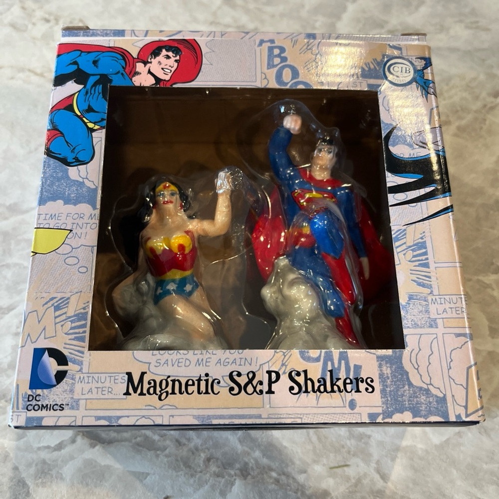 DC Comics Magnetic Salt and Pepper Shakers wonder woman Superman